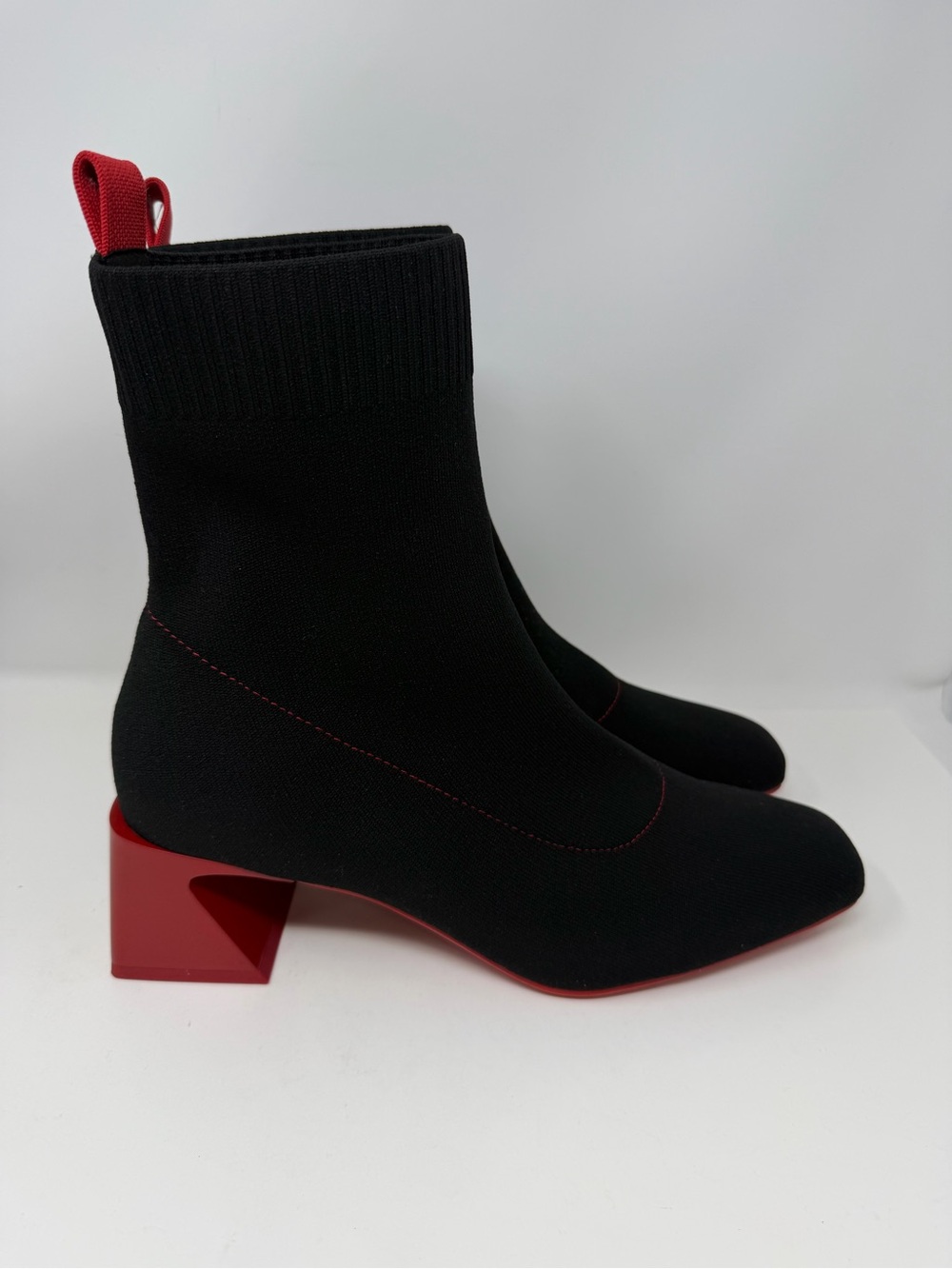 VIVAIA Square-Toe Water-Repellent Block Heel Boot Regina Pro Black Red Size 10.5